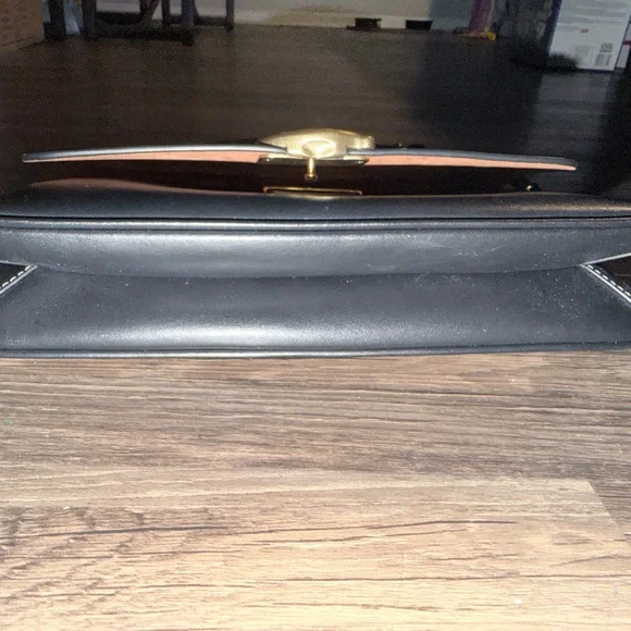 • Jet shoulder coach bag - Picture 2 of 5